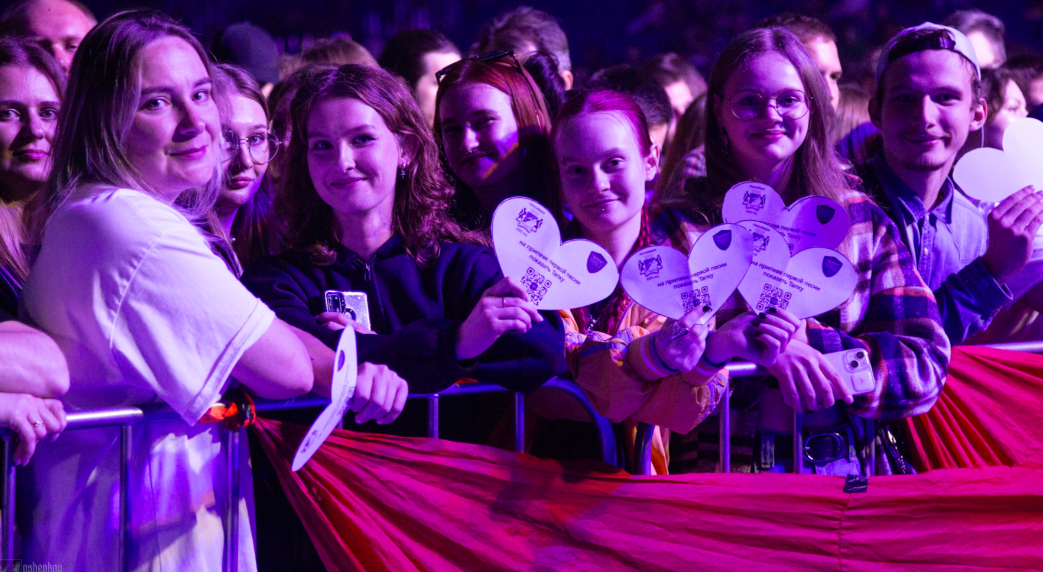 Фото В Новосибирске опубликованы яркие кадры концерта металл-группы Radio Tapok 13